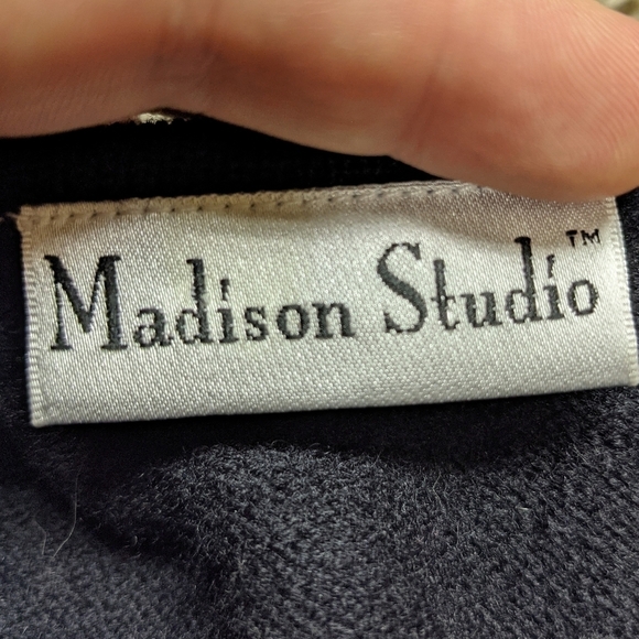 ✨3/$15 Vintage Madison Studio black embroidered wool sweater SP - Picture 6 of 7